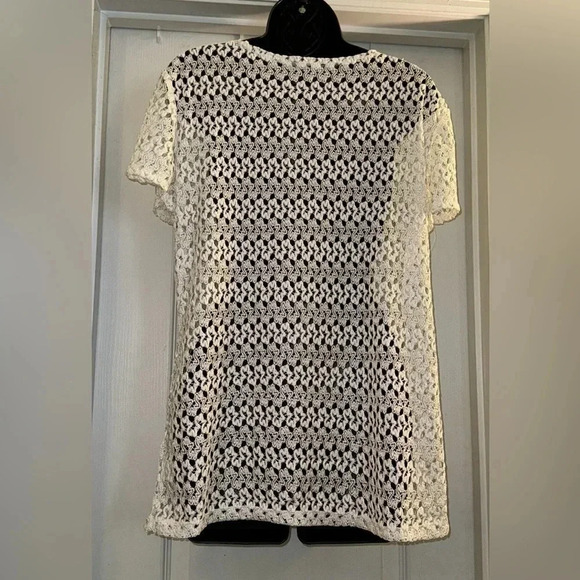 Notations beautiful sheer short sleeve top - Picture 3 of 7